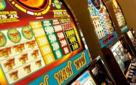 Antarmuka aplikasi klik188 menampilkan jadwal Market Opening Time dengan permainan slot terjadwal